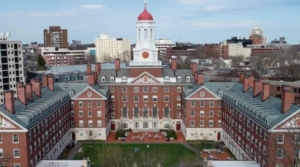 Harvard Trump Yonetimine Karsi Dava Acti